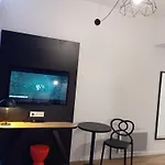 Nemea Coliseum Centre מלון דירות 3*