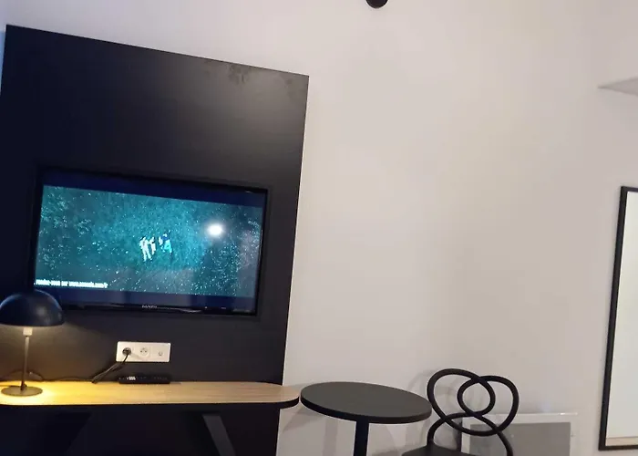 Nemea Coliseum Centre Aparthotel 3*